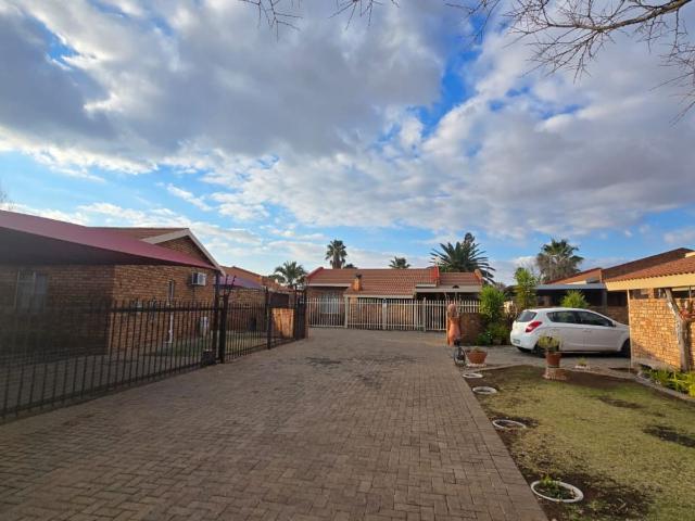 House for sale in Frances Baard, Northern Cape