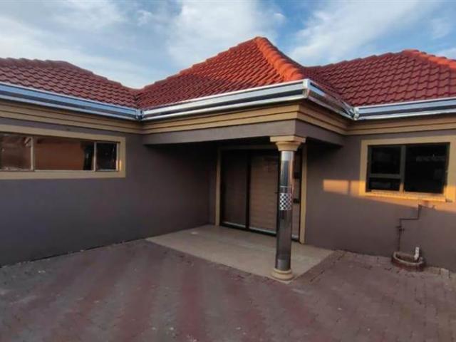 House for sale in Vosloorus, Gauteng