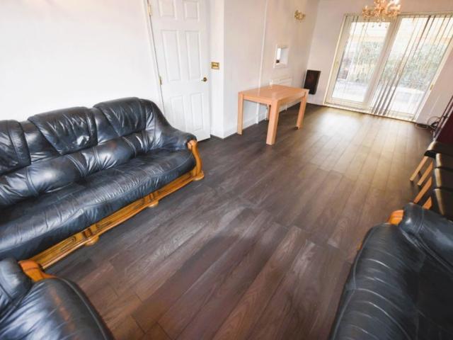 Room for rent in Kirkstall, West Yorkshire