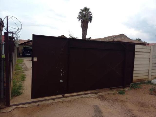 House for sale in Klerksdorp, Matlosana Local Municipality