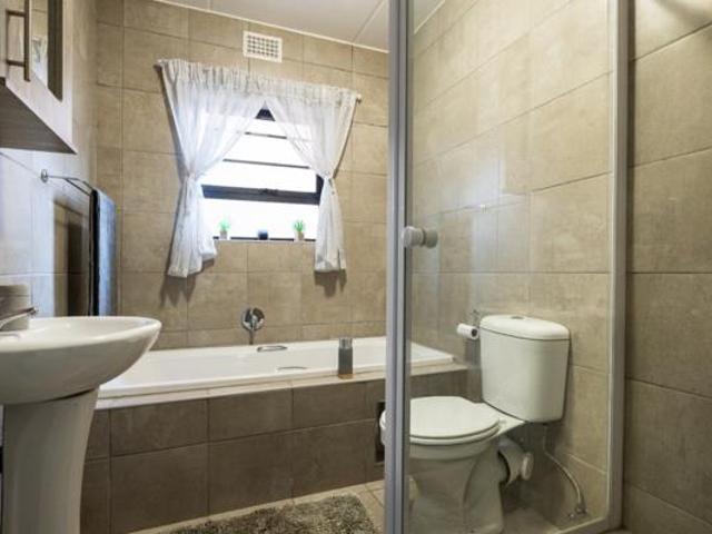 House for rent in Waterkloof, Gauteng