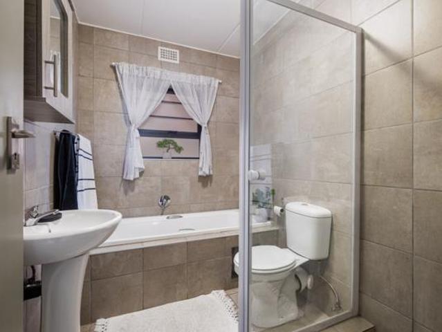 House for rent in Waterkloof, Gauteng