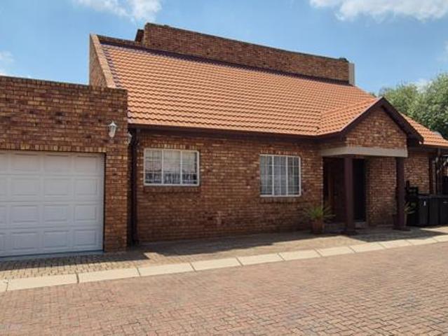 House for rent in Farrarmere, Ekurhuleni