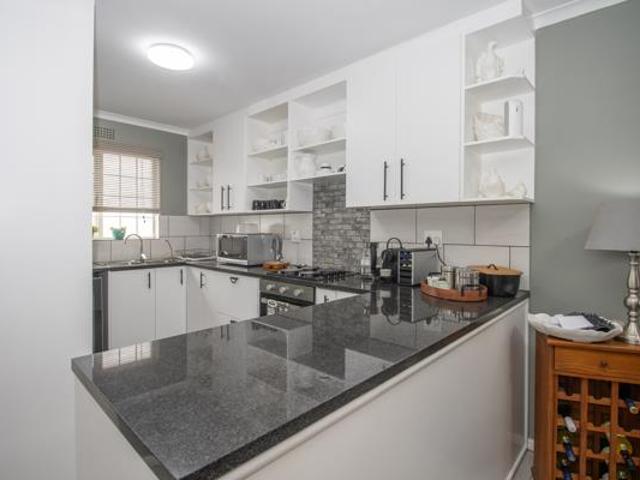 House for sale in Cape Town, Western Cape