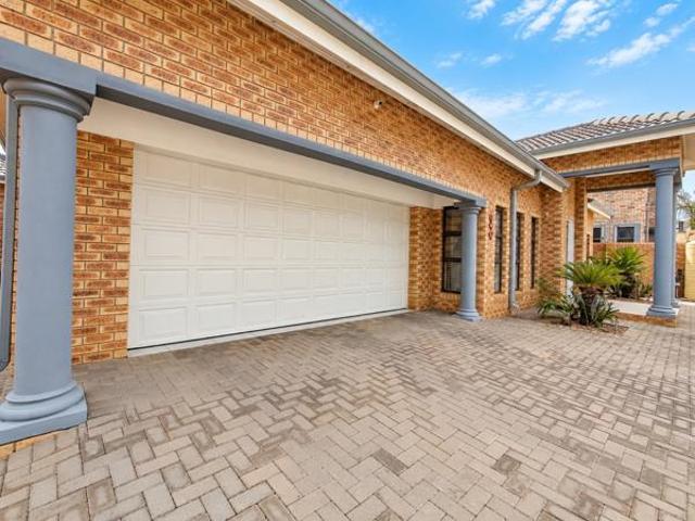 House for sale in Klerksdorp, Matlosana Local Municipality