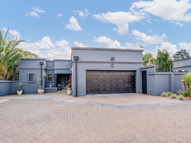 House for sale in Roodepoort, City of Johannesburg Metropolitan Municipality