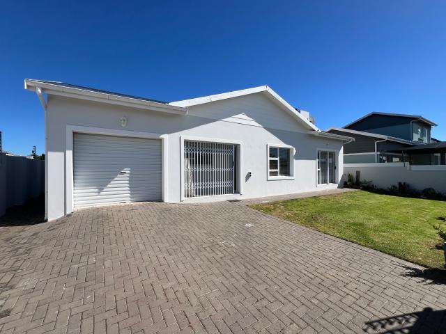House for sale in Jeffreys Bay, Kouga Local Municipality