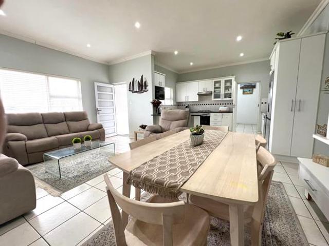 House for sale in Jeffreys Bay, Kouga Local Municipality