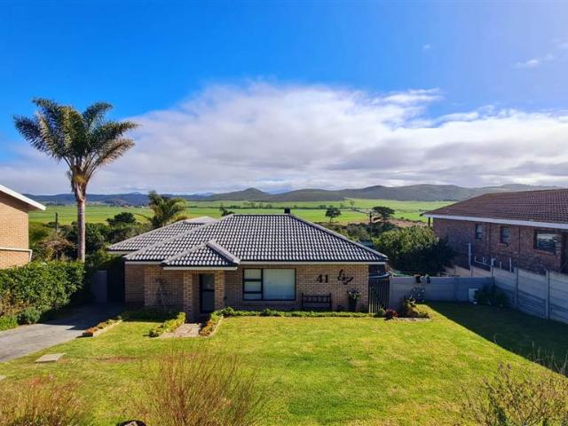 House for sale in Groot Brak Rivier, Western Cape