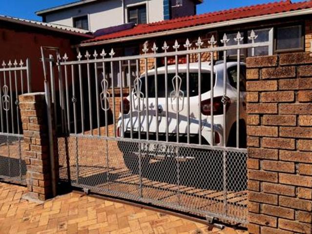 House for sale in Cape Town, Western Cape