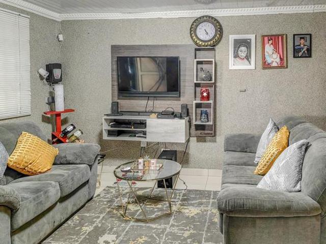 House for sale in Cape Town, Western Cape