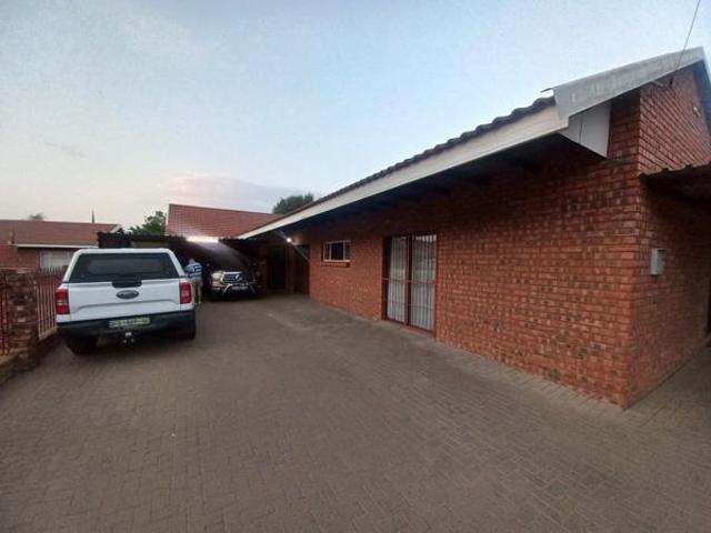 House for sale in Kimberley, Frances Baard District Municipality