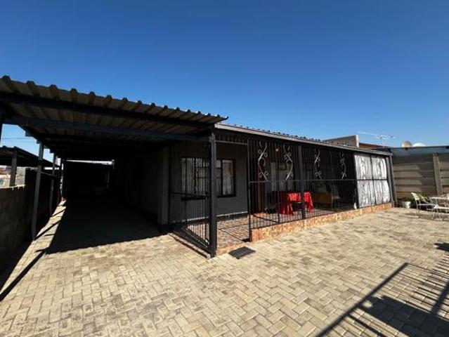 House for sale in Frances Baard, Northern Cape