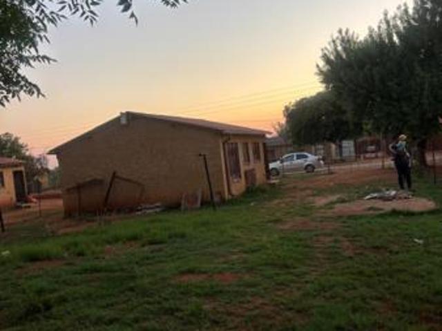 House for sale in Mahikeng Local Municipality, Ngaka Modiri Molema District Municipality