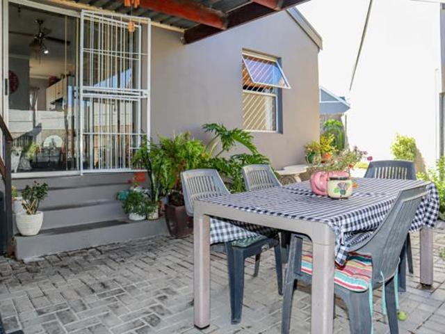 House for sale in Cape Town, Western Cape