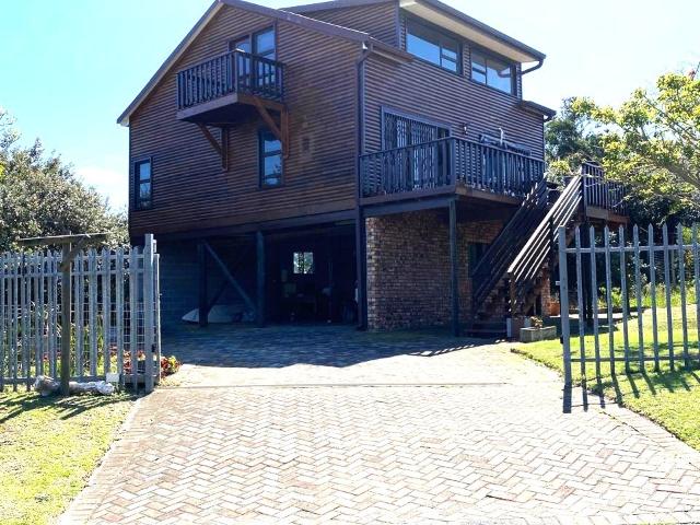 House for sale in Bushmans River Mouth, Eastern Cape