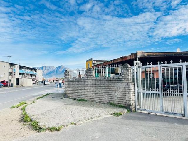 House for sale in Cape Town, Western Cape