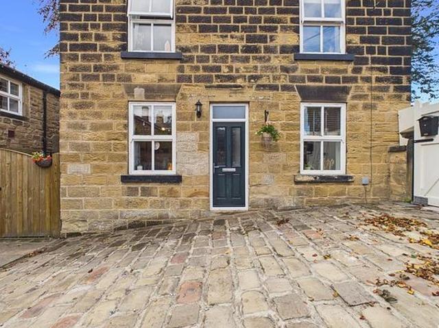 House for rent in Oakwood, West Yorkshire