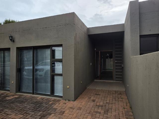 House for rent in North West