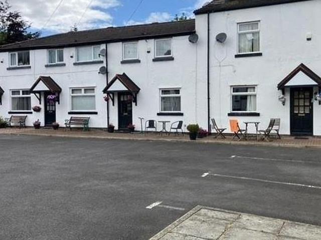 House for rent in Calderstones