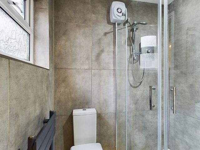 House for rent in Calderstones