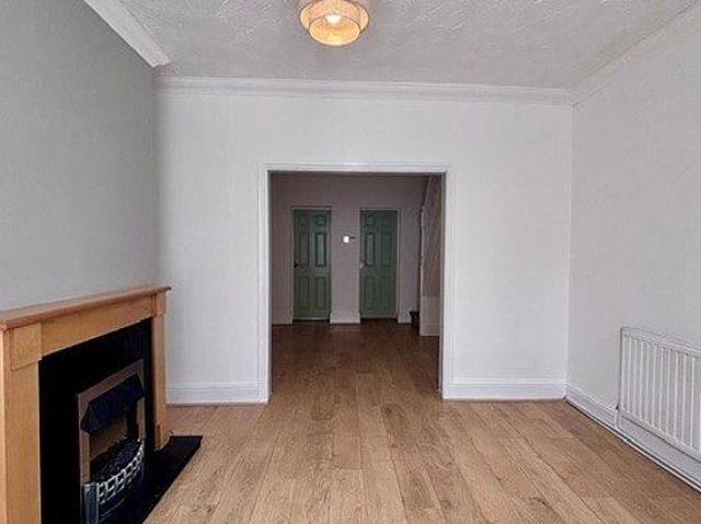 House for rent in Calderstones