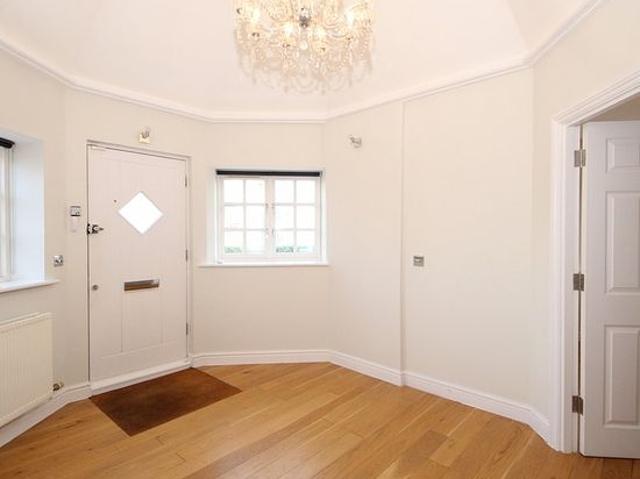 House for rent in Winchmore Hill, Greater London
