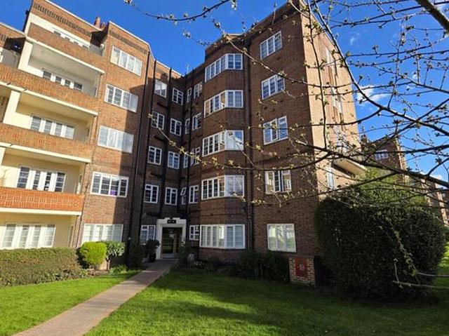 House for rent in London Borough of Hounslow, Strand