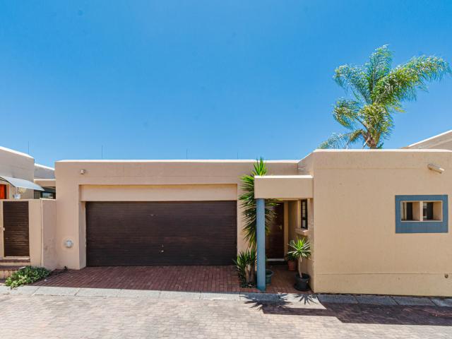House for sale in Sandton, City of Johannesburg Metropolitan Municipality
