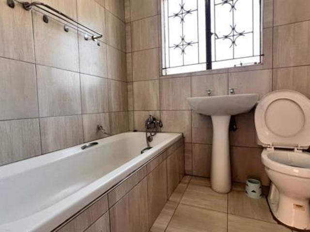 House for rent in Waterkloof, Gauteng
