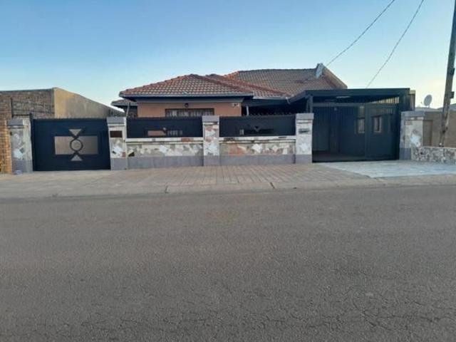 House for rent in Waterkloof, Gauteng