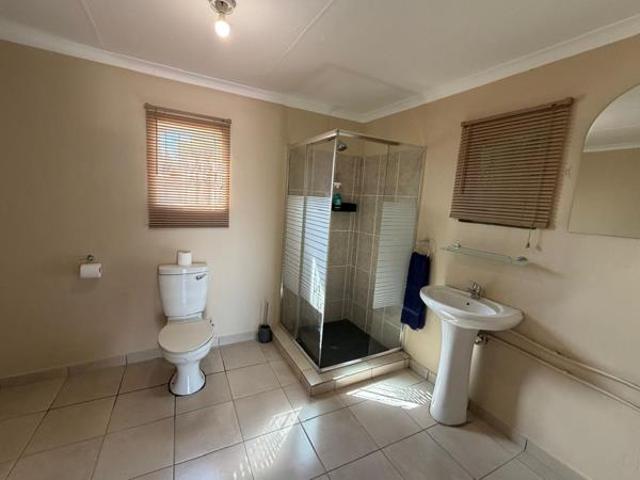 House for sale in Mahikeng Local Municipality, Ngaka Modiri Molema District Municipality