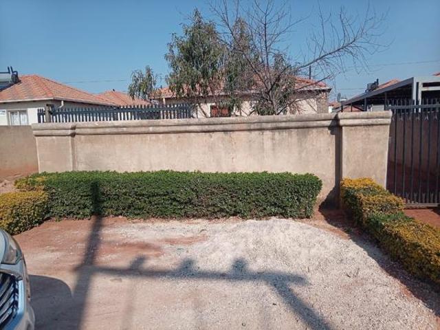 House for rent in Waterkloof, Gauteng