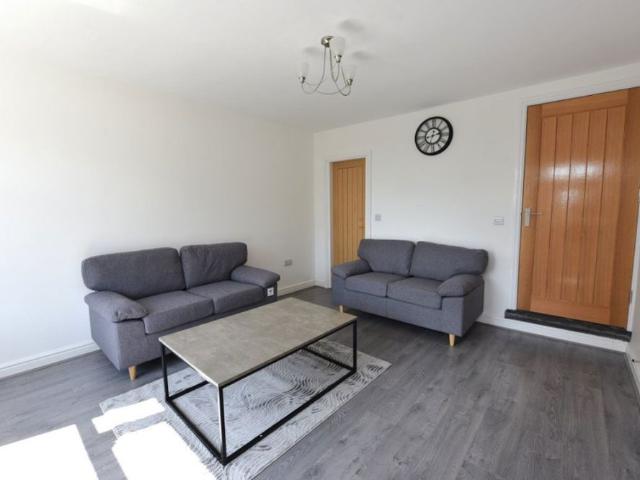 Room for rent in Hyde Park, West Yorkshire