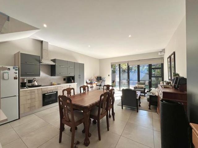 House for rent in Waterkloof, Gauteng