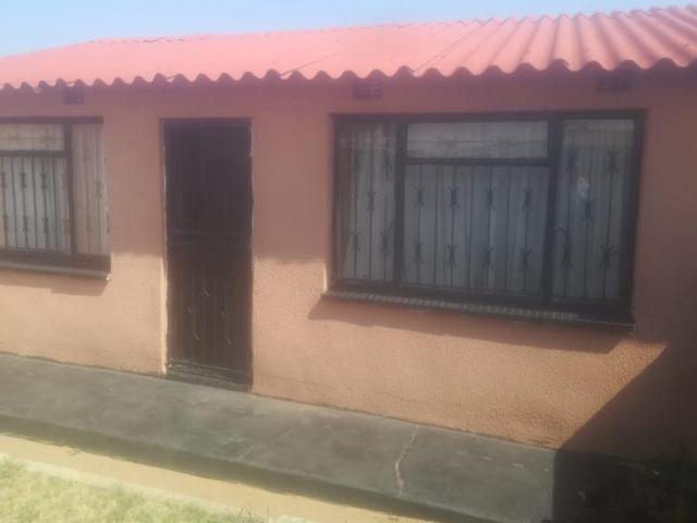 House for sale in Mohlakeng, Gauteng