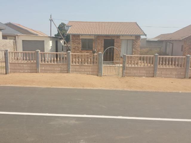 House for sale in Mohlakeng, Gauteng