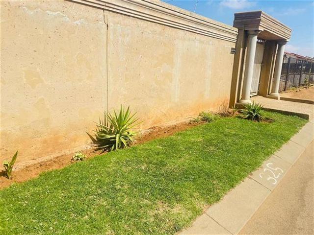 House for rent in Moletsane, Soweto