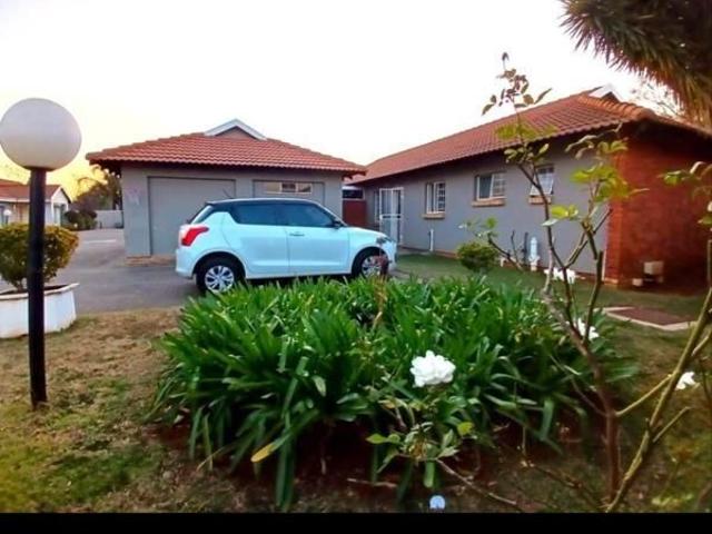 House for rent in Waterkloof, Gauteng