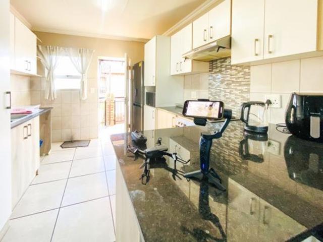 House for rent in Waterkloof, Gauteng