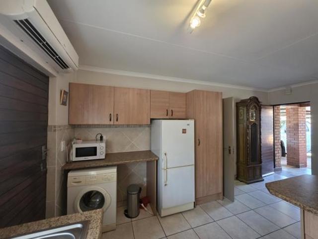 House for rent in Waterkloof, Gauteng