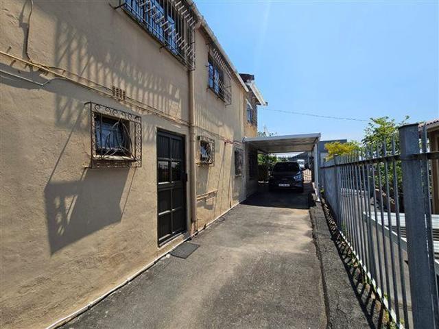 House for rent in Chatsworth, Kwazulu-natal