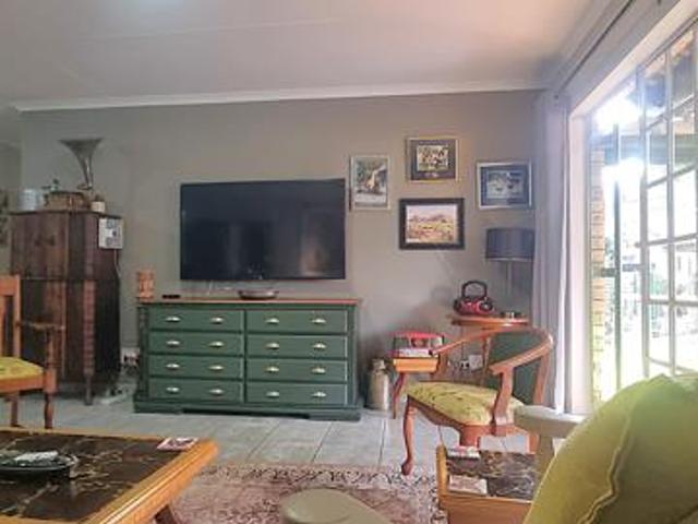House for rent in Waterkloof, Gauteng