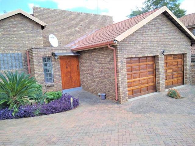 House for rent in Waterkloof, Gauteng
