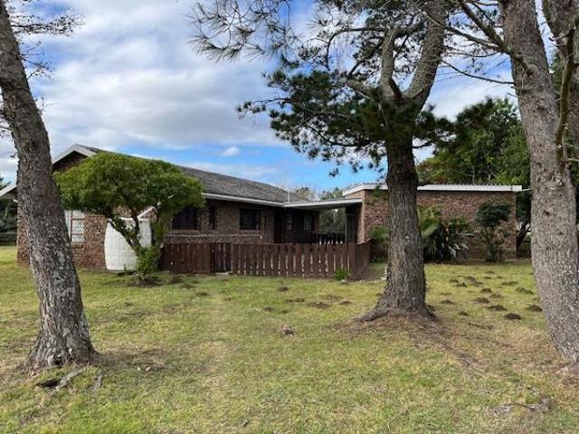 House for rent in Bushmans River Mouth, Eastern Cape