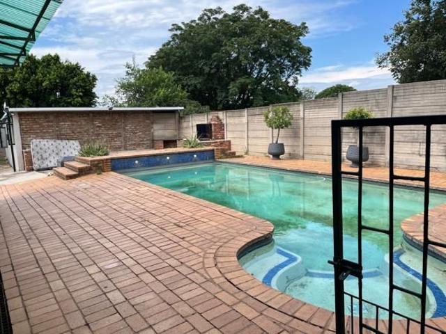 House for rent in Waterkloof, Gauteng