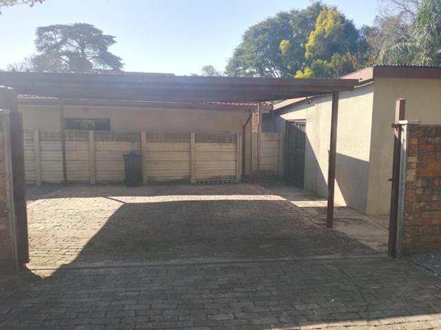 House for rent in Waterkloof, Gauteng