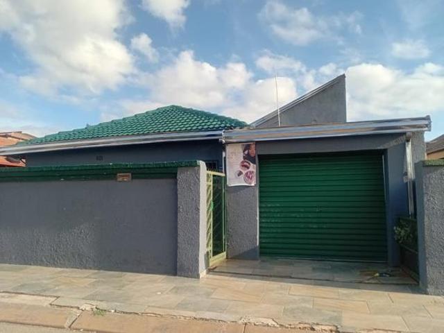 House for rent in Vosloorus, Gauteng