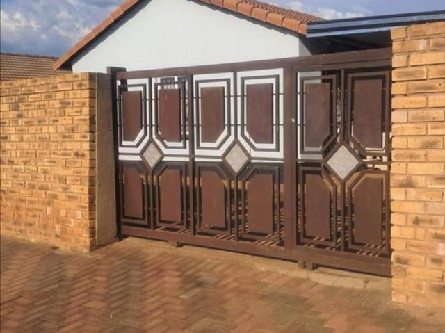 House for rent in Protea Glen, Soweto