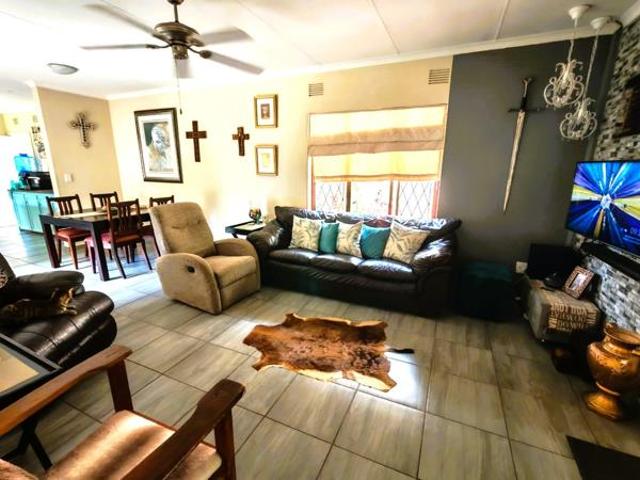 House for sale in Ugu District Municipality, Kwazulu-natal